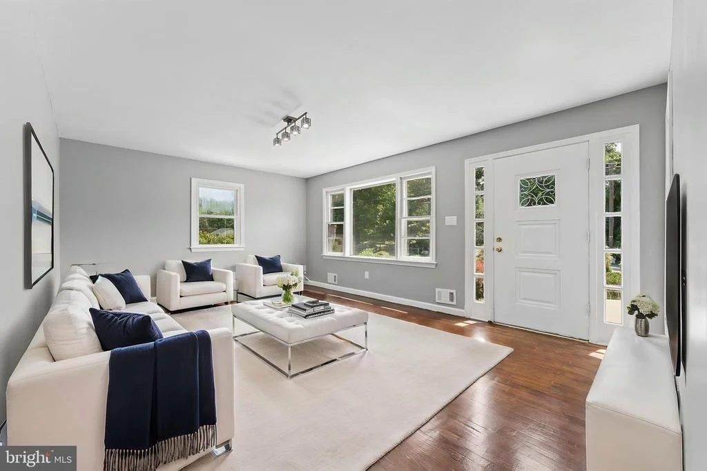 Photo of 8816 SAUNDERS LANE