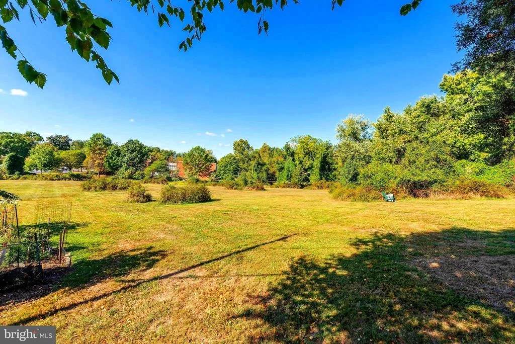 Photo of 808 WARWICK ROAD