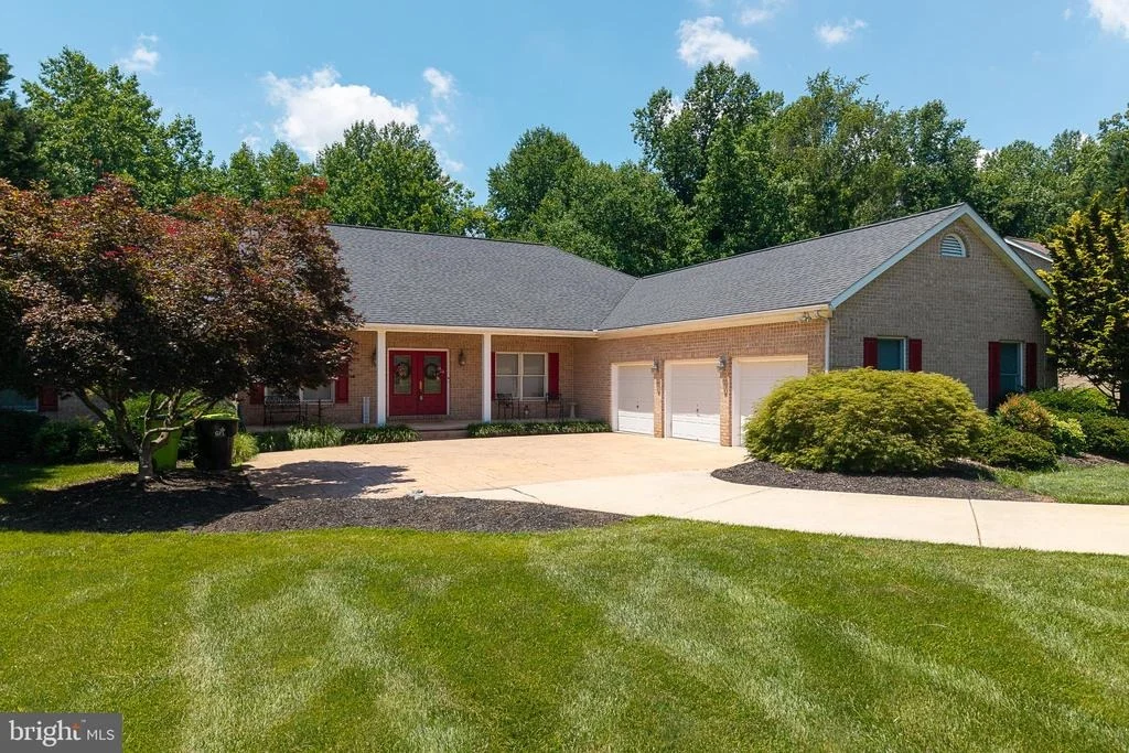 Photo of 922 SIDEHILL DRIVE