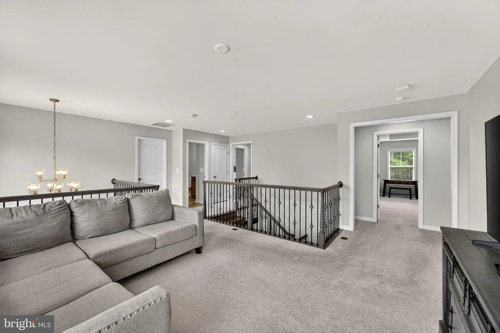 Photo of 15609 THOROUGHFARE ROAD