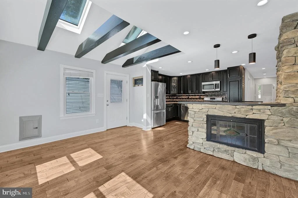 Photo of 501 CLAYS LANE