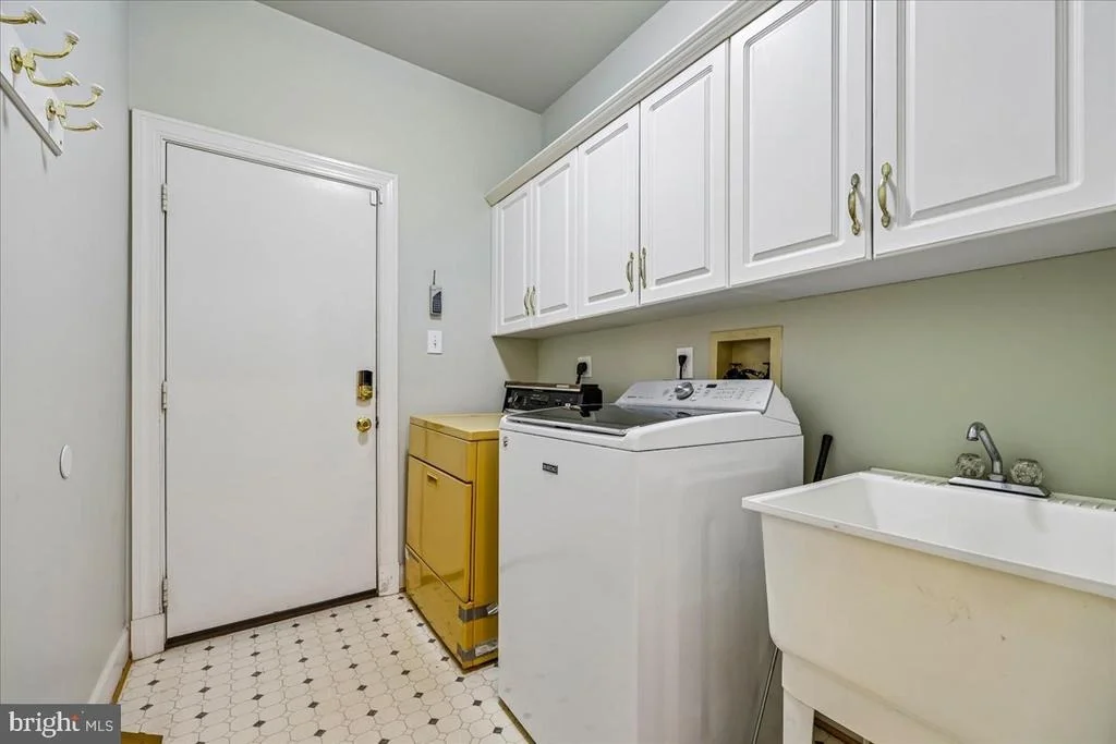 Photo of 7341 CLIFF PINE DRIVE