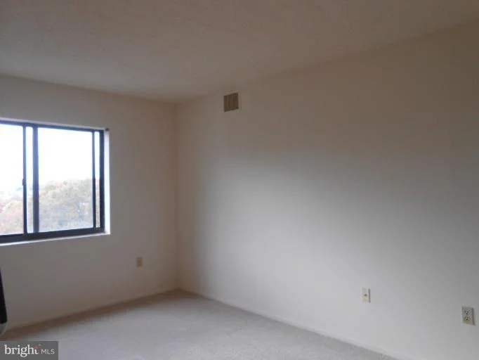 Photo of Unit 807 at 15107 INTERLACHEN DRIVE