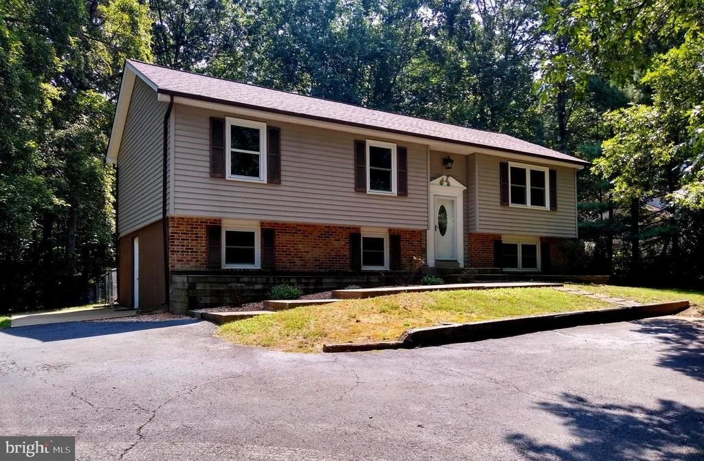 Photo of 12227 LARCH LANE