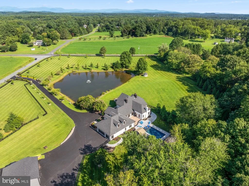Photo of 19427 ROLLING HILLS DRIVE