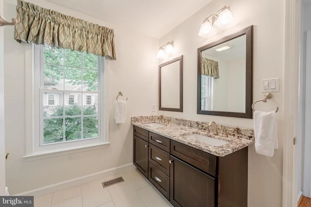 Photo of 10922 SHADOW LANE