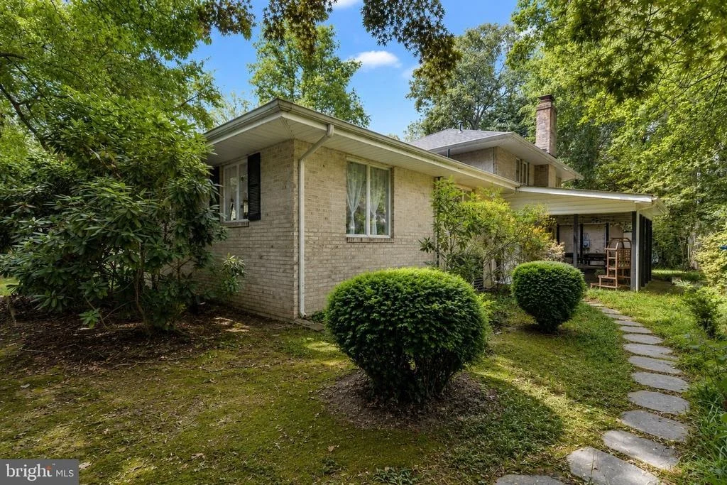 Photo of 547 BEECH DRIVE