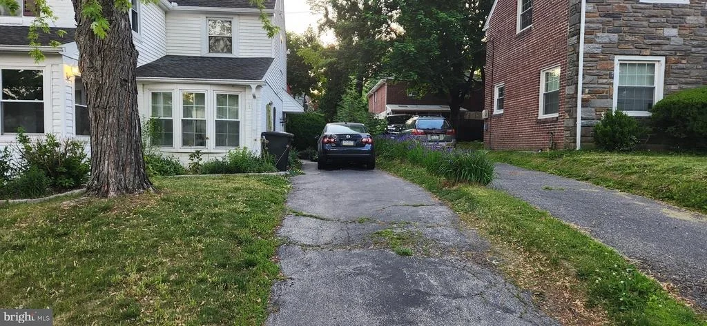 Photo of 635 LUKENS AVENUE