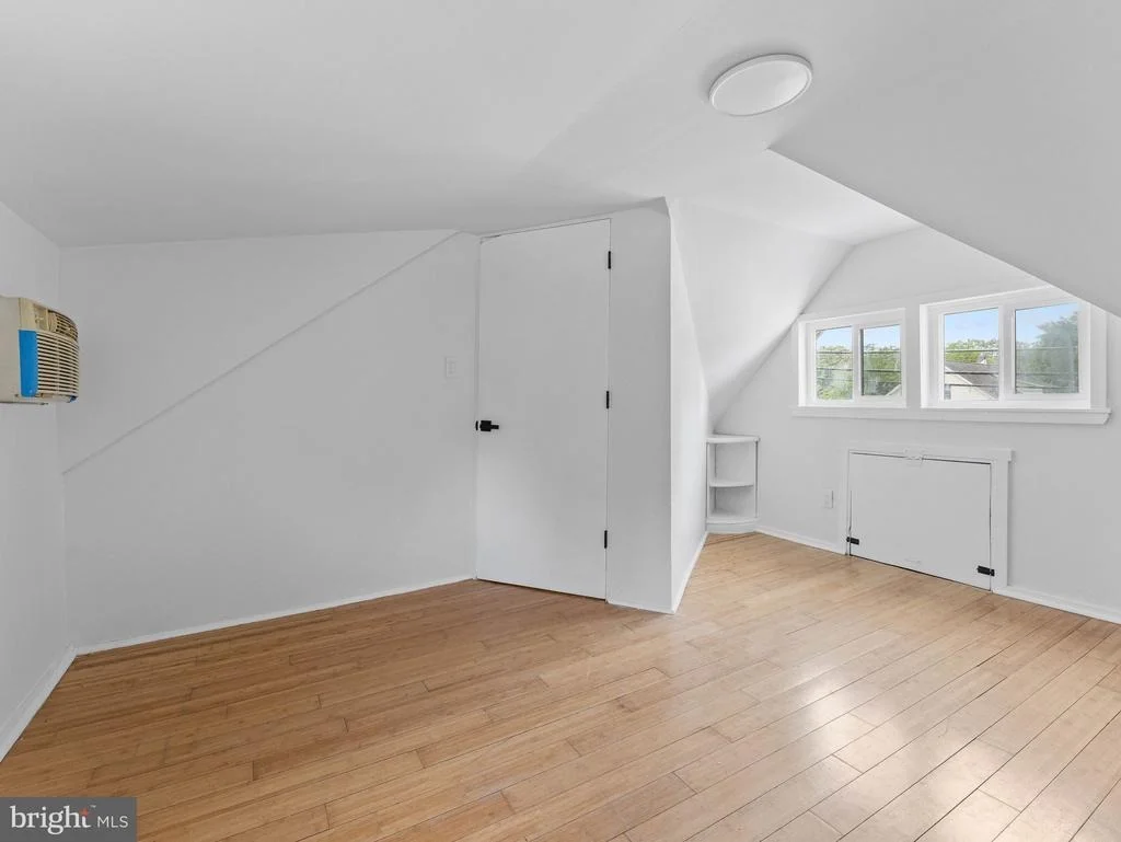 Photo of 215 ERIAL ROAD