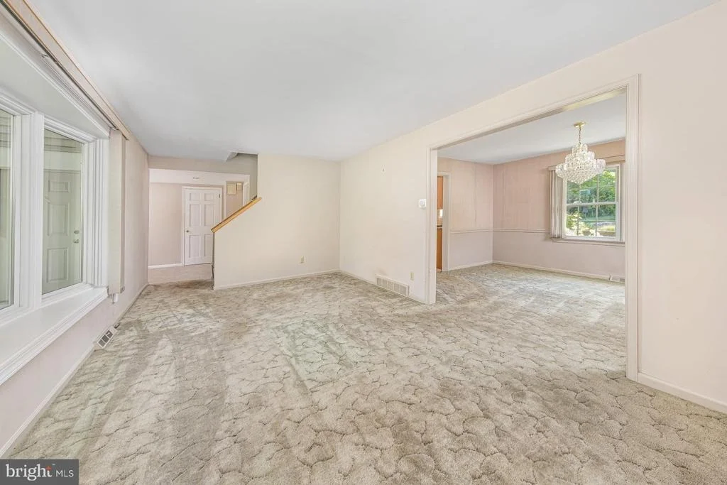 Photo of 73 COLONIAL TERR