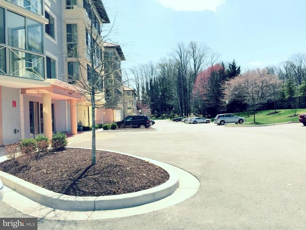 Photo of Unit 205 at 15000 PENNFIELD CIRCLE