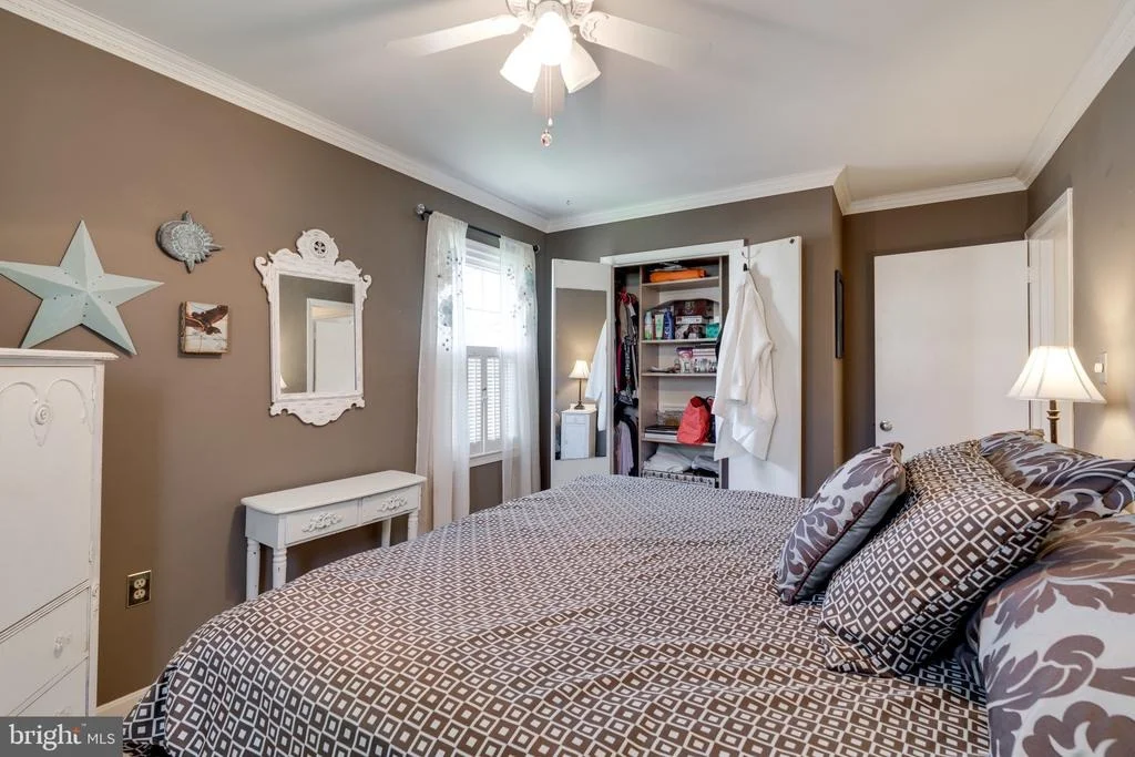 Photo of 7203 MING TREE COURT