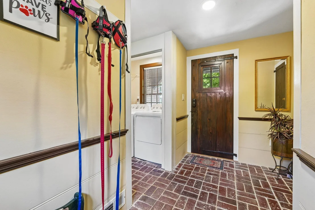 Photo of 355 BROADVIEW LANE