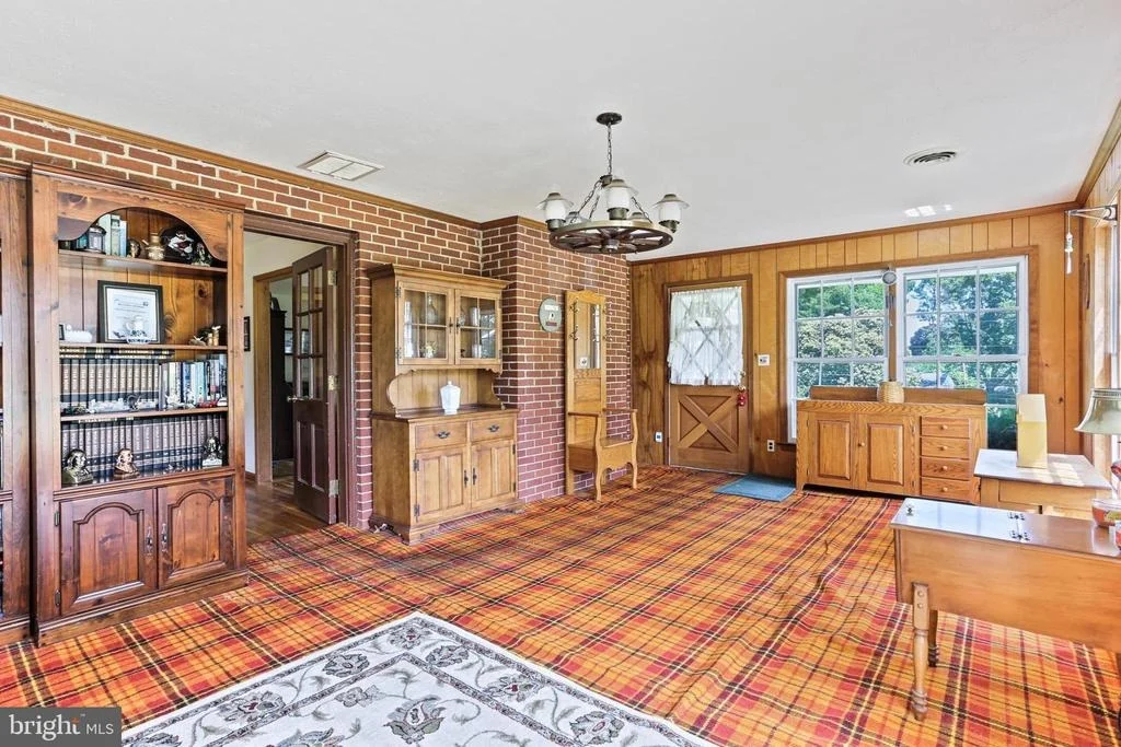 Photo of 24128 DOREEN DRIVE