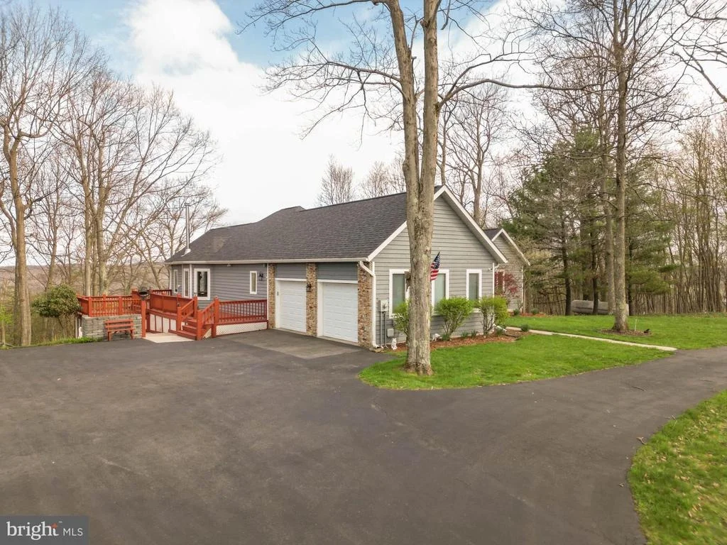 Photo of 790 SUNSET RIDGE DRIVE