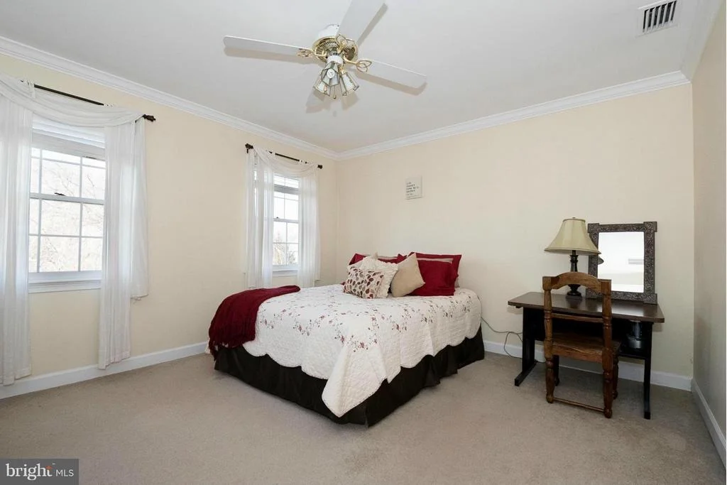 Photo of 9417 THORNEDIKE DRIVE