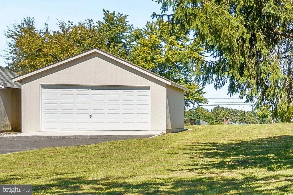 Photo of 692 RIDGE