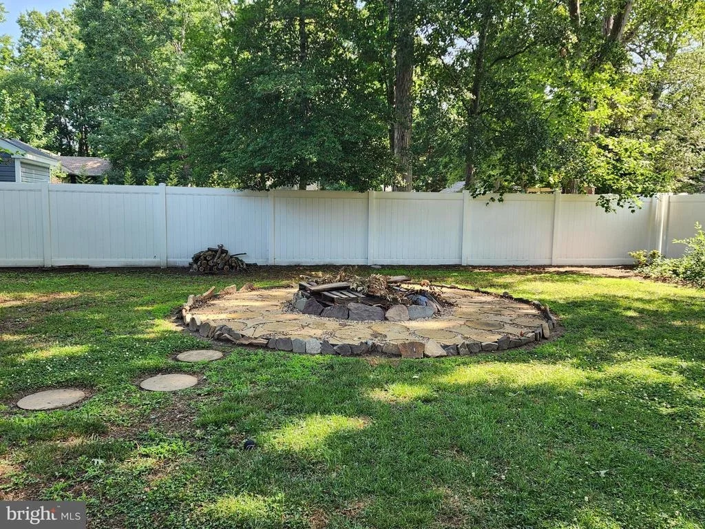 Photo of 19605 DOE DRIVE