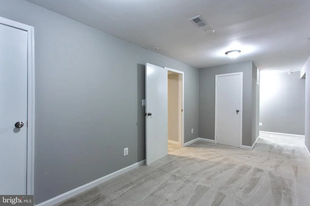 Photo of 1418 VALEBROOK LANE