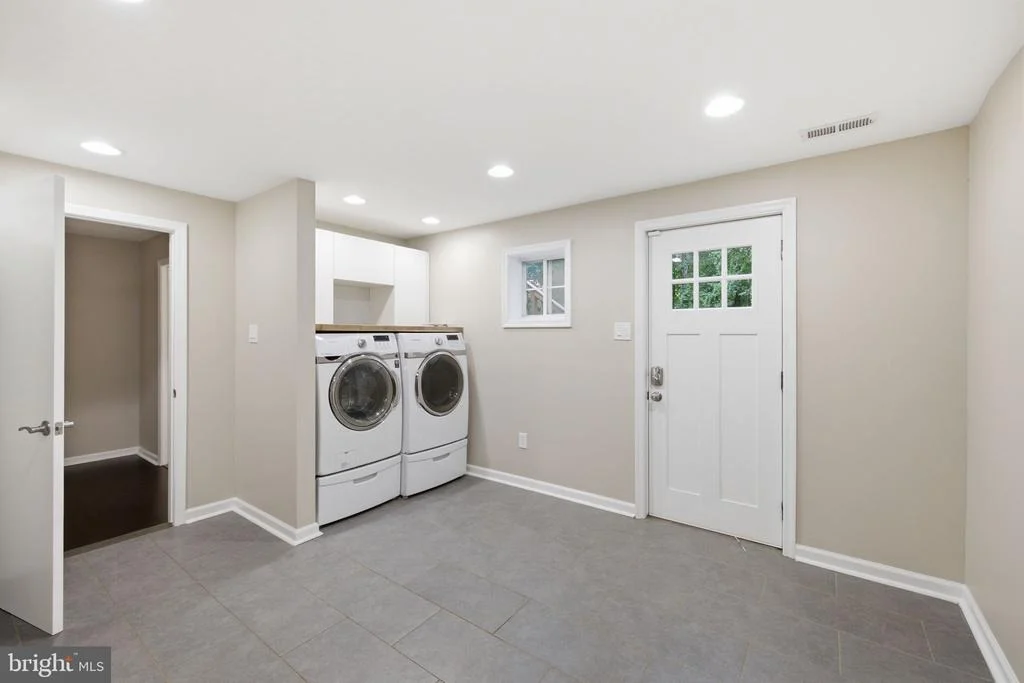 Photo of 7371 CROWN LANE