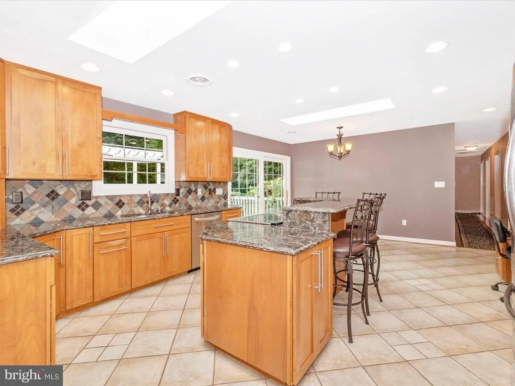 Photo of 6119 DAVIS ROAD