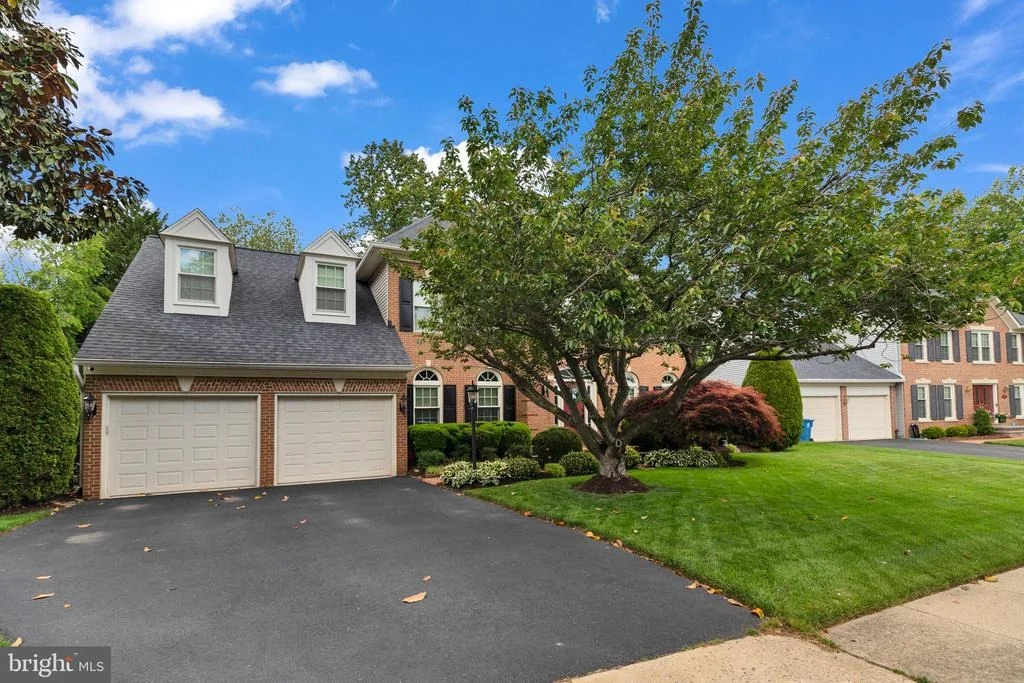 Photo of 8323 ARGENT CIRCLE