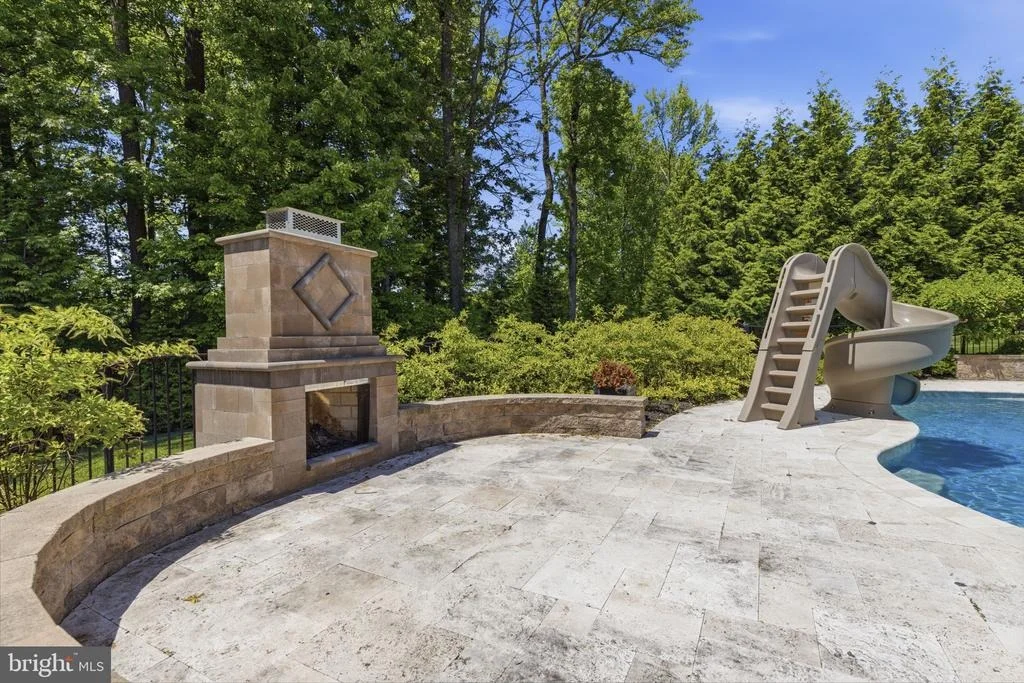 Photo of 1124 OAK TREE DRIVE