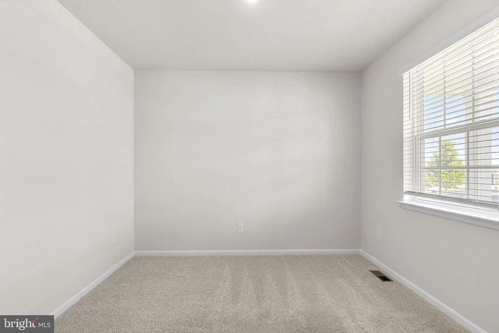 Photo of 2070 POMONA WAY