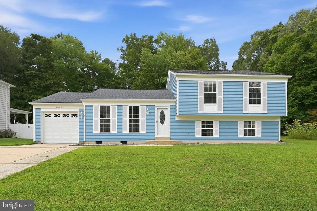 Photo of 10101 MADRONAWOOD DRIVE