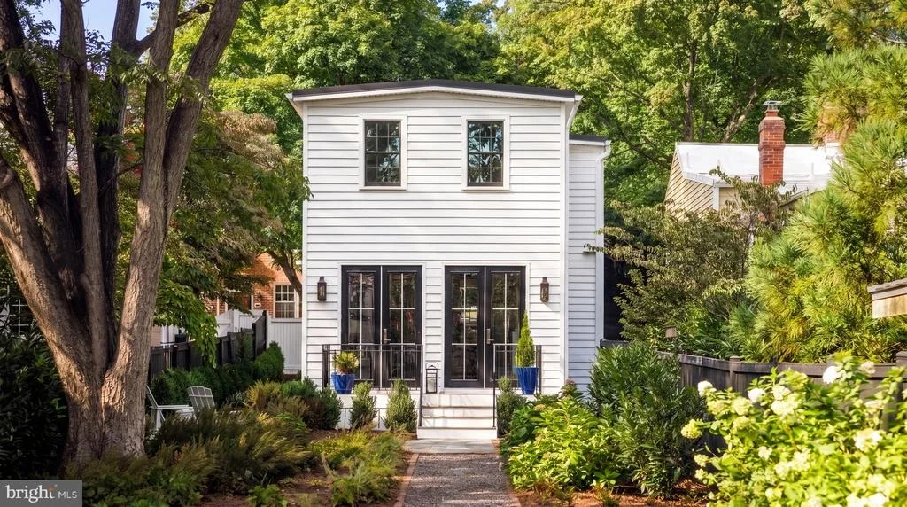 Photo of 3418 RESERVOIR ROAD NW