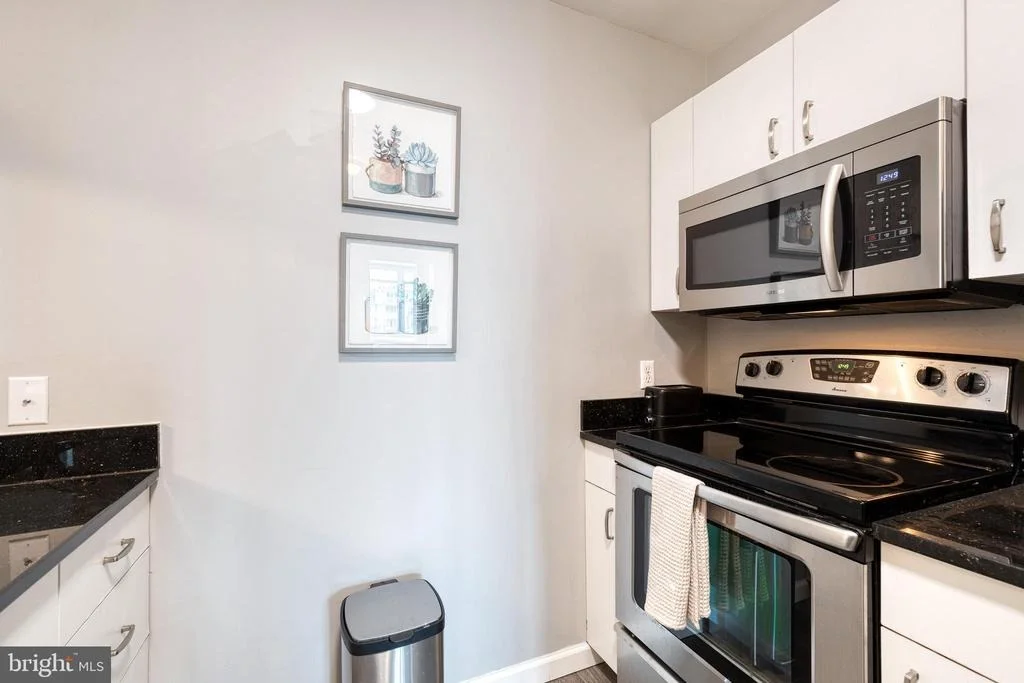 Photo of Unit 305 at 100 HARBORVIEW DRIVE