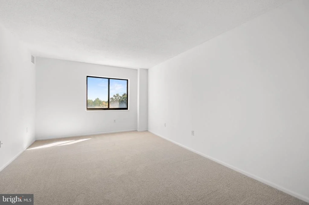 Photo of Unit 3601 at 15115 INTERLACHEN DRIVE