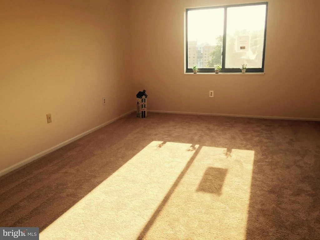 Photo of Unit 41003 at 15100 INTERLACHEN DRIVE