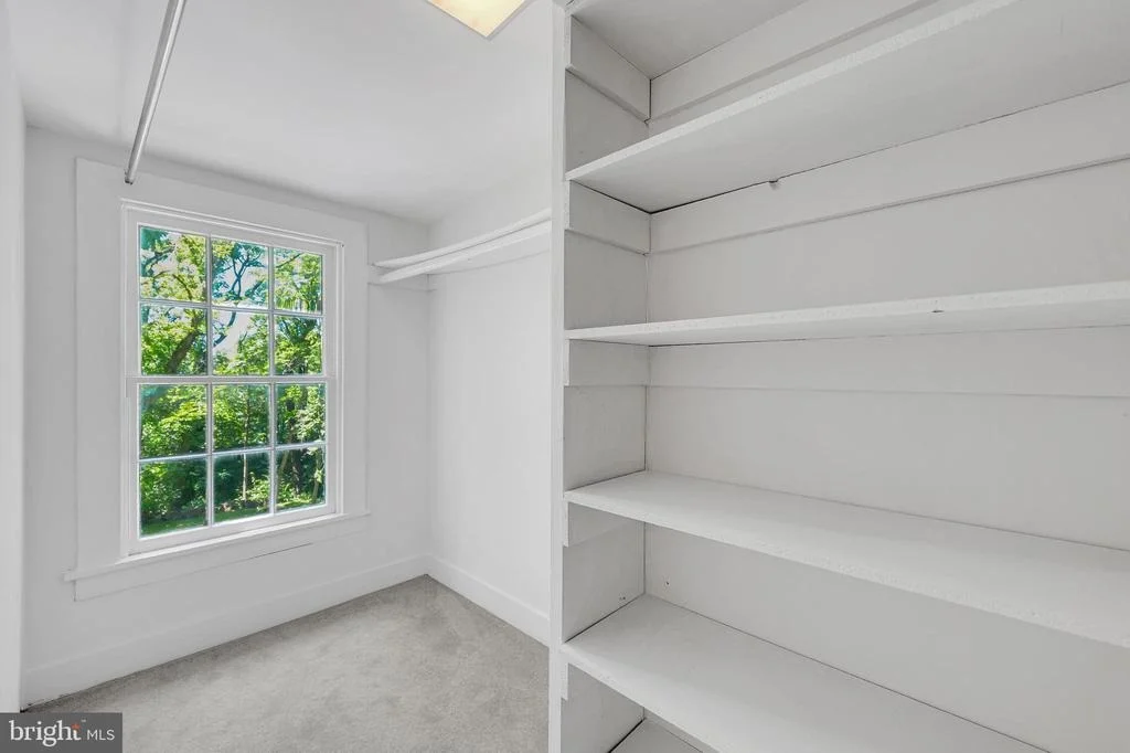 Photo of 2418 FOREST GLEN ROAD
