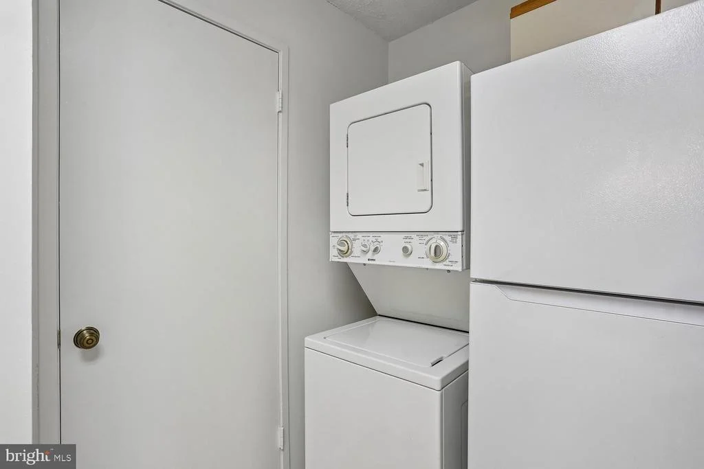Photo of Unit 4702 at 15100 INTERLACHEN DRIVE