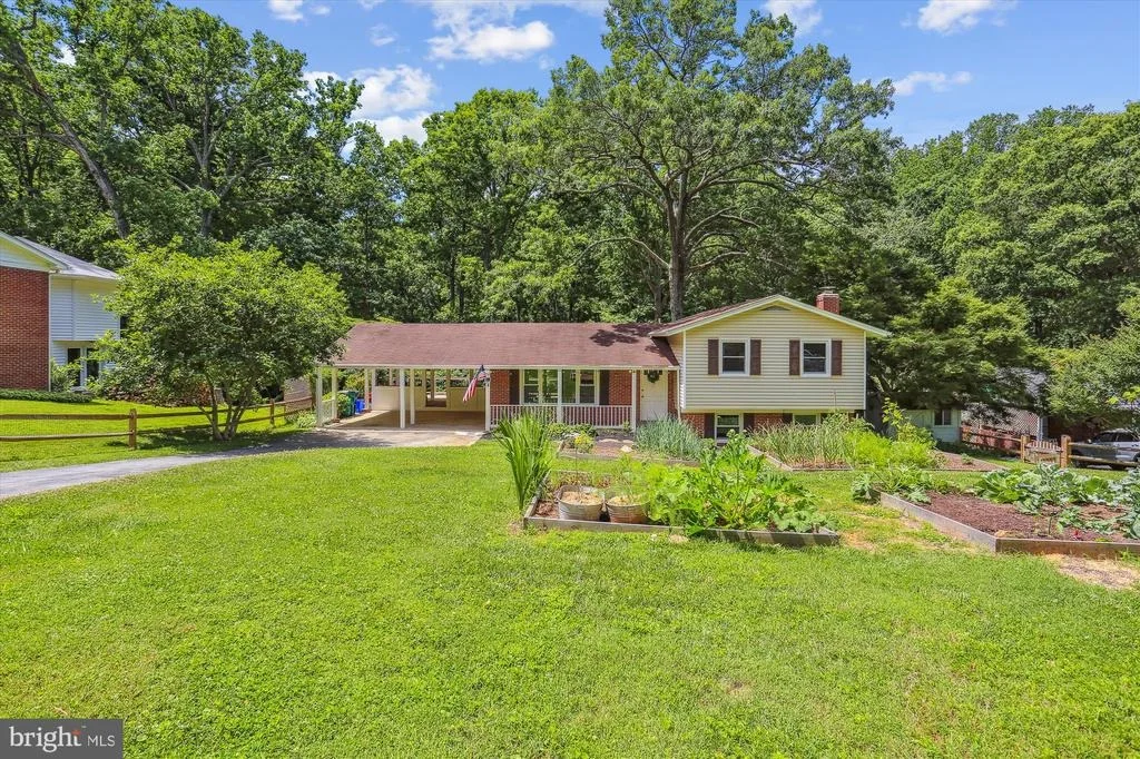 Photo of 11816 LONGDRAFT COURT