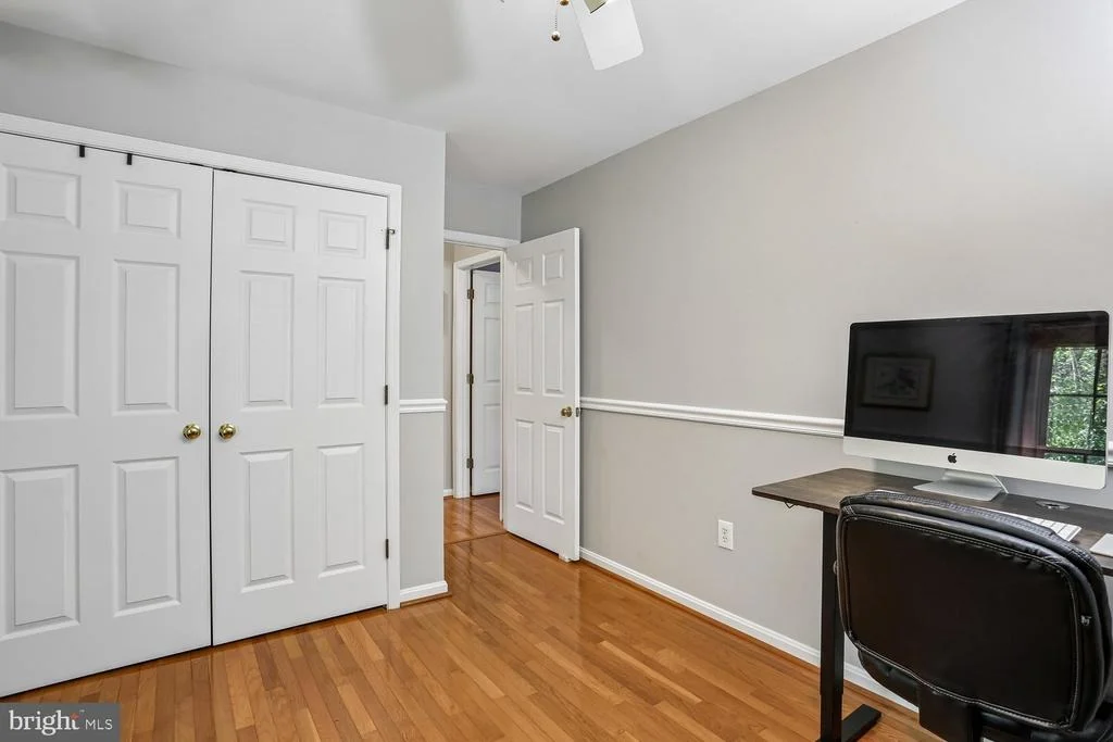 Photo of 465 TSCHIFFELY SQUARE ROAD