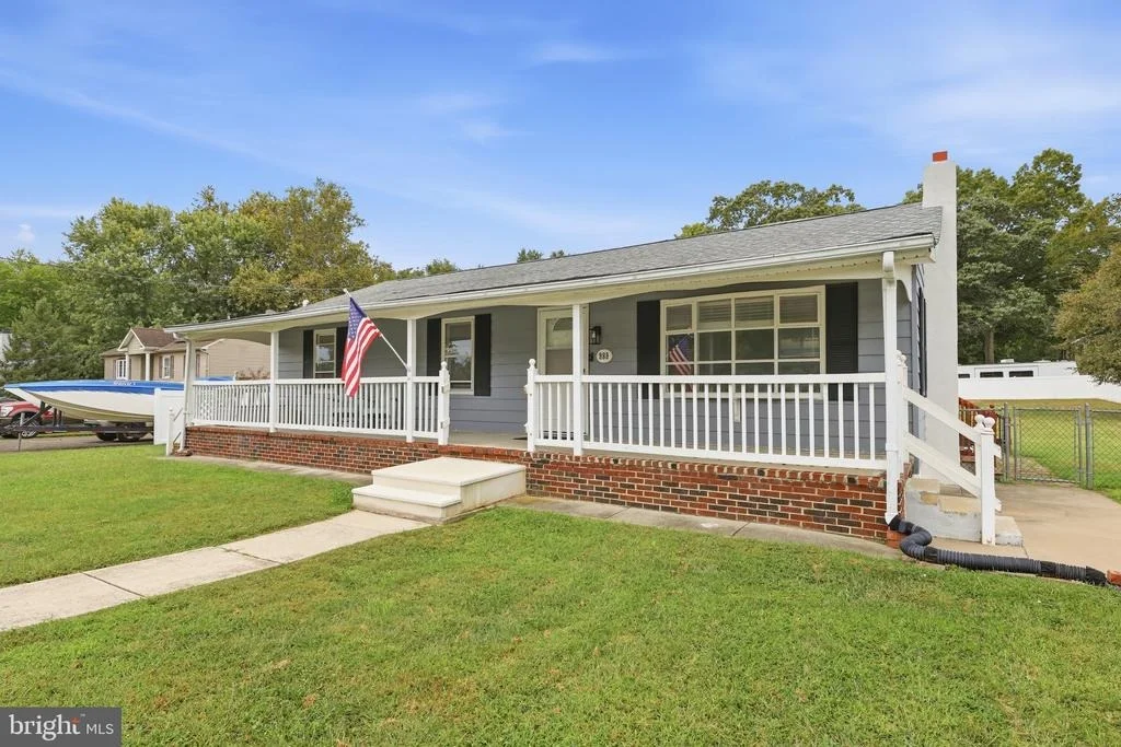 Photo of 989 BOUNDARY ROAD