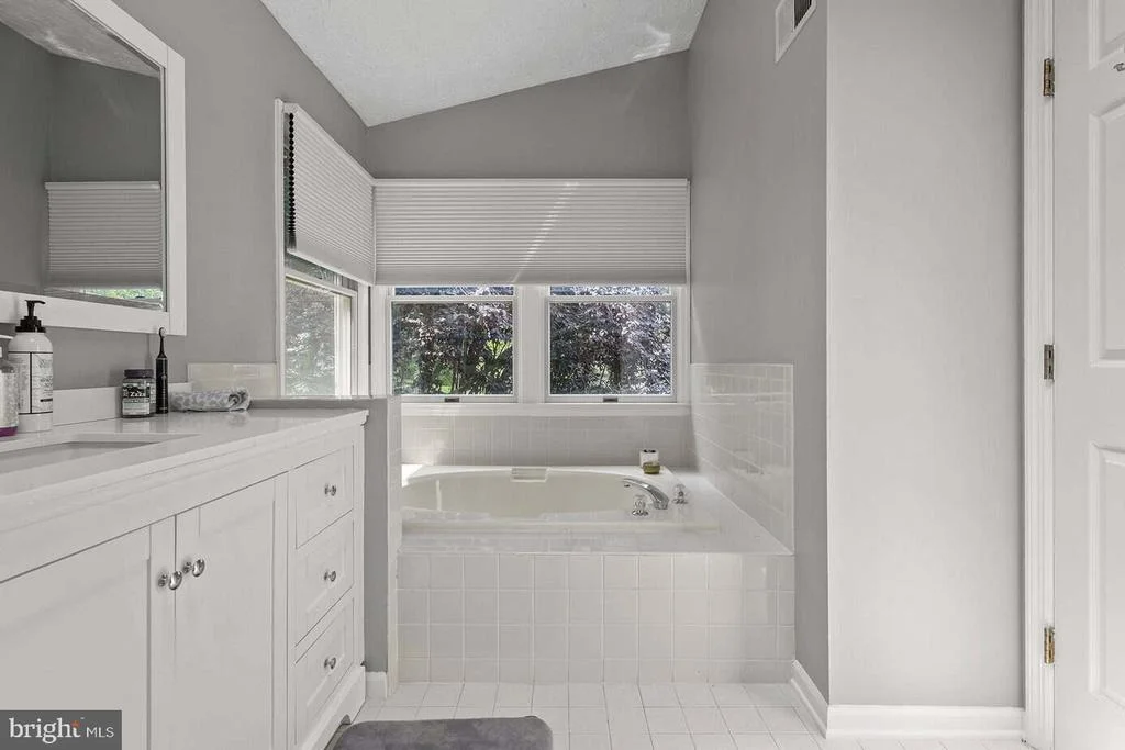 Photo of 2725 MOORES VALLEY