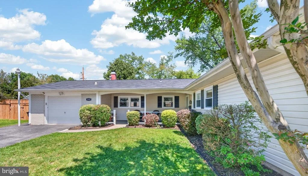 Photo of 3905 CARVEL LANE