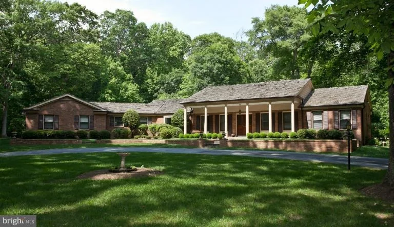 Photo of 450 RIVER BEND ROAD