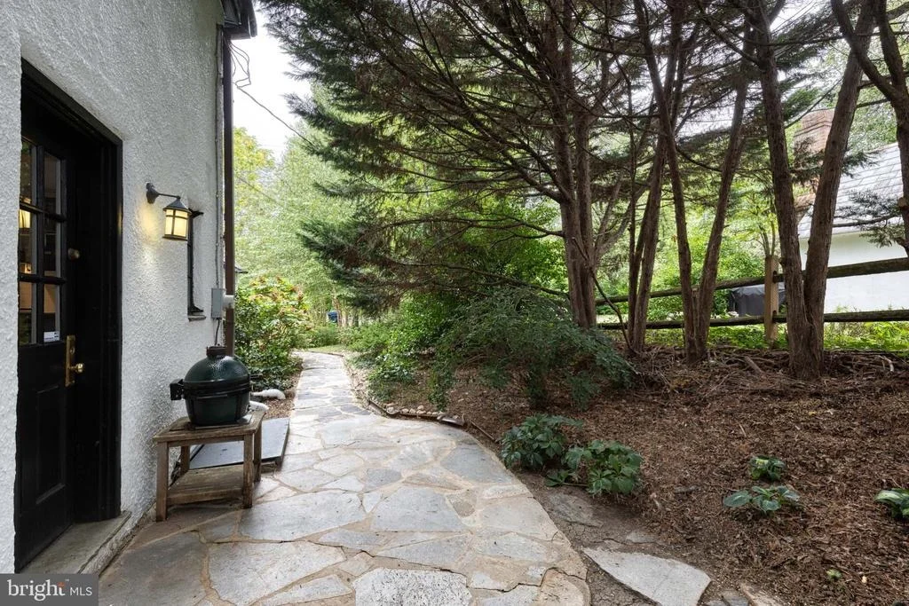 Photo of 304 TAPLOW ROAD