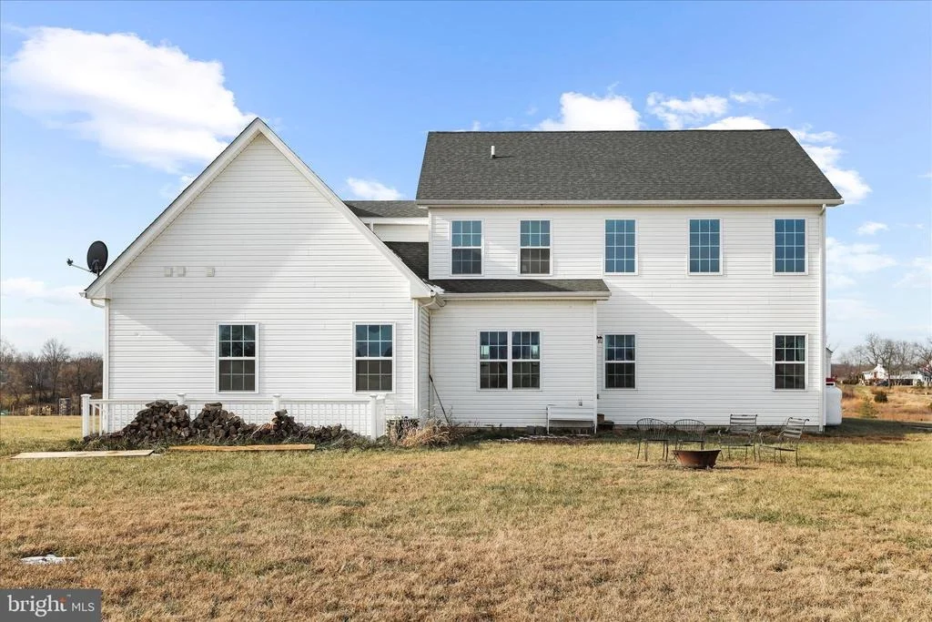 Photo of 219 SUMMERFIELD WAY