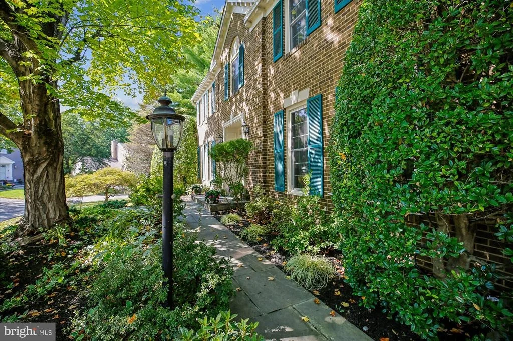 Photo of 9537 FOX HOLLOW