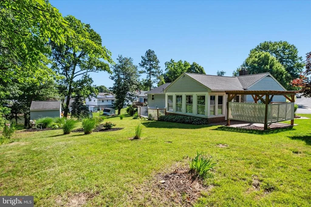 Photo of 596 FOREST VIEW ROAD