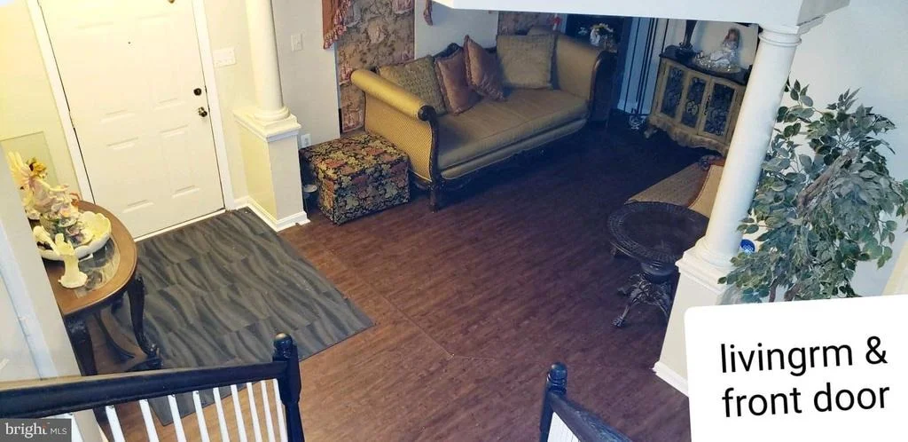 Photo of 9210 FOX PARK ROAD