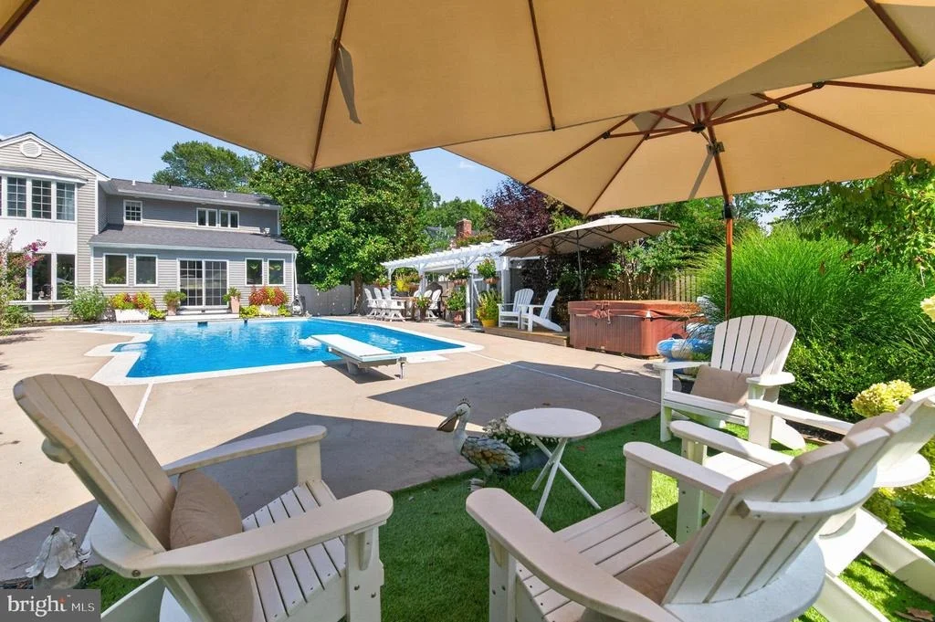 Photo of 1610 RIDOUT ROAD