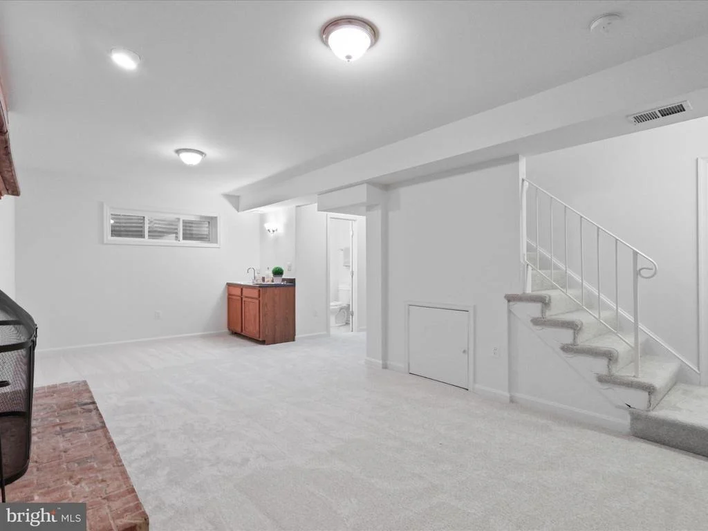 Photo of 8223 TREEBROOKE LANE