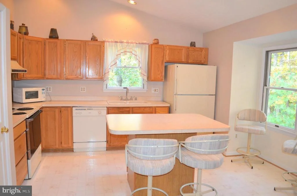 Photo of 7990 WHITTING DRIVE