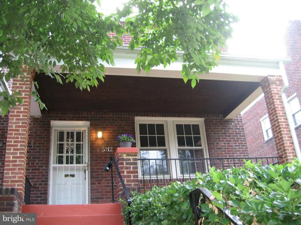 Photo of 5712 3RD PLACE NW